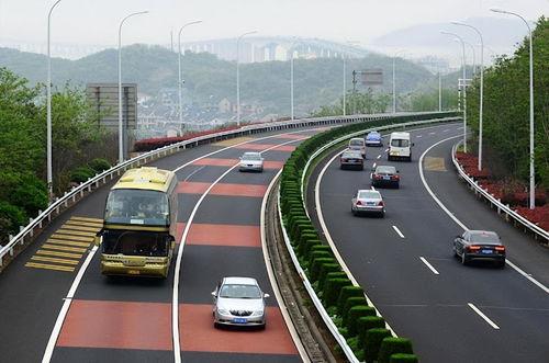 国产电车高速实测视频,续航与性能的完美展现